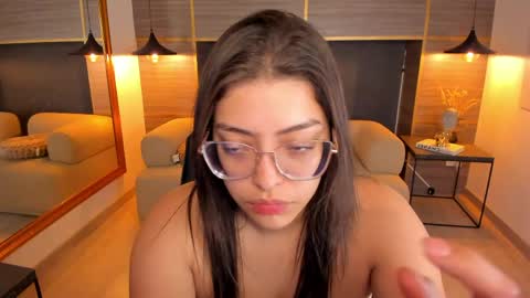 Abril online show from April 2026 06:10:01 PM