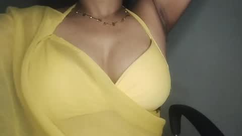Snapshot of _dreamgirl_0 chatting on April 2026 10:29:01 AM _dreamgirl_0 online show from April 2026 10:29:01 AM