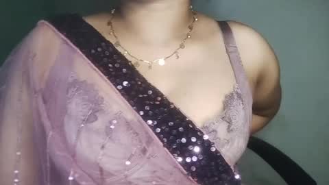 Snapshot of _dreamgirl_0 chatting on April 2026 10:46:01 AM _dreamgirl_0 online show from April 2026 10:46:01 AM