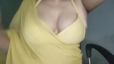 Snapshot of _dreamgirl_0 chatting on June 2026 10:09:01 AM _dreamgirl_0 online show from June 2026 10:09:01 AM