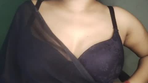 Snapshot of _dreamgirl_0 chatting on June 2026 10:37:02 AM _dreamgirl_0 online show from June 2026 10:37:02 AM