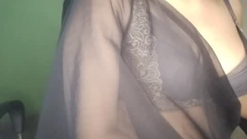Snapshot of _dreamgirl_0 chatting on June 2026 11:05:01 PM _dreamgirl_0 online show from June 2026 11:05:01 PM