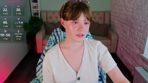 Luna    online show from April 2026 02:01:02 PM