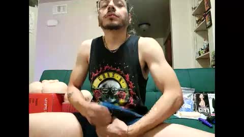 Snapshot of _drew__ chatting on February 2025 12:14:01 AM _drew__ online show from February 2025 12:14:01 AM