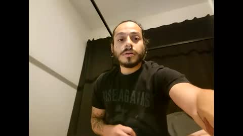 Snapshot of _drew__ chatting on November 2025 02:12:01 AM _drew__ online show from November 2025 02:12:01 AM