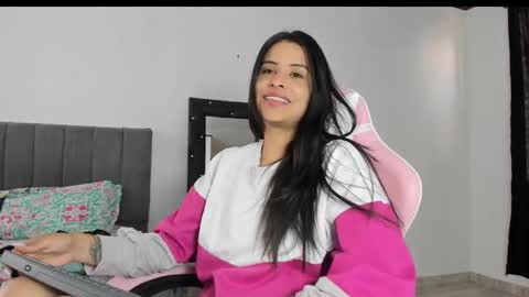 Snapshot of _elektrah chatting on February 2025 06:33:02 PM _elektrah online show from February 2025 06:33:02 PM