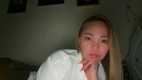 _ellenadarna online show from April 2026 03:53:02 AM