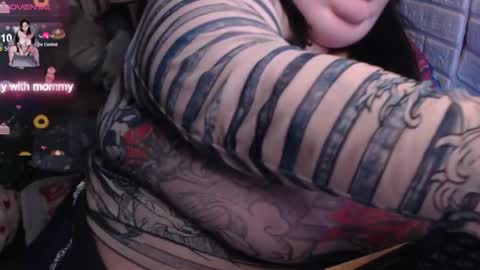 LIsa online show from November 2025 01:43:01 PM