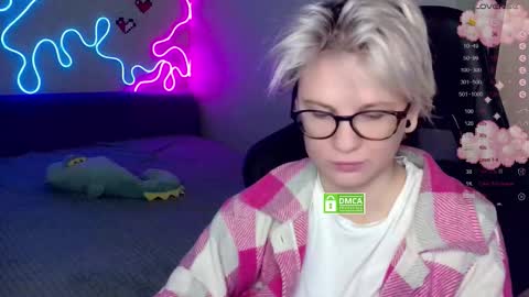 chloue and Gretta online show from November 2025 07:10:01 PM