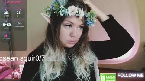 Snapshot of _elven_dreams__ chatting on May 2026 06:32:01 AM chloue and Gretta online show from May 2026 06:32:01 AM