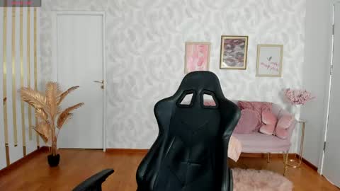 Elysa online show from June 2026 05:18:01 AM