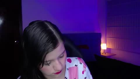 _emaa_ online show from November 2025 02:01:02 AM