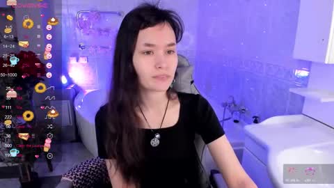 _emily__strike_ online show from November 2025 10:04:01 AM