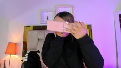 Isabella online show from January 2025 12:04:02 PM