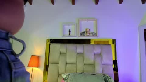 Isabella online show from March 2025 12:04:02 PM