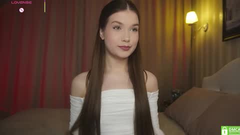 Snapshot of _eva_lee chatting on October 2025 06:57:01 AM Alice online show from October 2025 06:57:01 AM