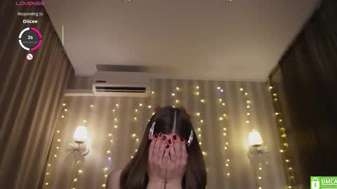 Snapshot of _eva_lee chatting on December 2025 05:20:01 PM Alice online show from December 2025 05:20:01 PM