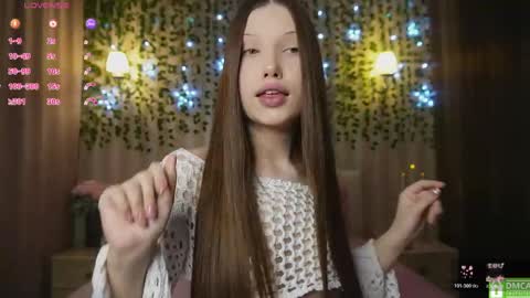 Snapshot of _eva_lee chatting on April 2026 03:13:01 PM Alice online show from April 2026 03:13:01 PM