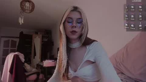 Snapshot of _eva_pleasure_ chatting on April 2026 09:07:01 AM Eva online show from April 2026 09:07:01 AM