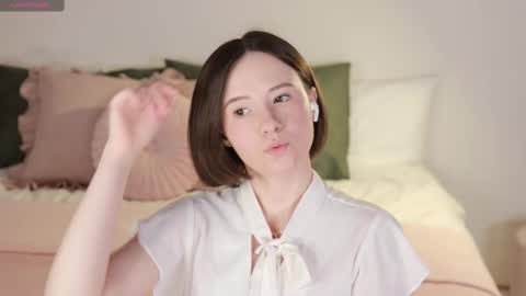 Essie  online show from March 2025 07:52:01 AM