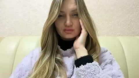  Flora  online show from January 2026 10:03:02 PM