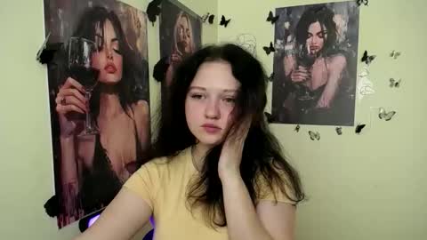 Snapshot of _foxy_lady chatting on September 2025 06:02:02 AM Alice online show from September 2025 06:02:02 AM