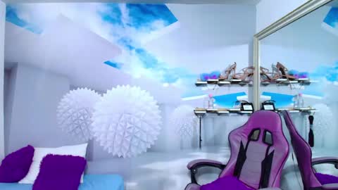 _gold_strawberry_ online show from May 2026 12:27:01 AM