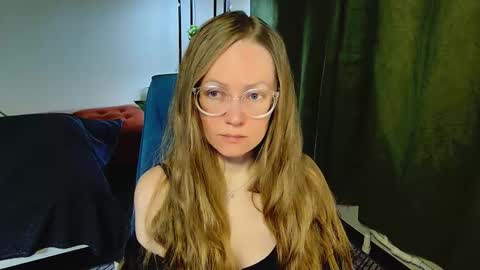 Snapshot of _goldilocks__ chatting on September 2025 07:01:01 AM _goldilocks__ online show from September 2025 07:01:01 AM