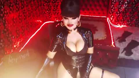 Snapshot of _hailyourqueenx chatting on December 2024 04:58:01 PM GoDDess Chloe online show from December 2024 04:58:01 PM