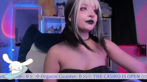Snapshot of _heavenly_blue_ chatting on June 2026 09:41:01 PM Bluey online show from June 2026 09:41:01 PM