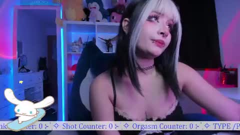 Snapshot of _heavenly_blue_ chatting on June 2026 01:14:01 AM Bluey online show from June 2026 01:14:01 AM