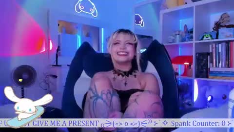Snapshot of _heavenly_blue_ chatting on July 2026 02:05:17 AM Bluey online show from July 2026 02:05:17 AM