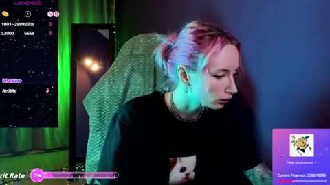 Snapshot of _helencarter chatting on April 2026 08:33:02 PM Helen Carter 3 Next stream 2330 MSC online show from April 2026 08:33:02 PM