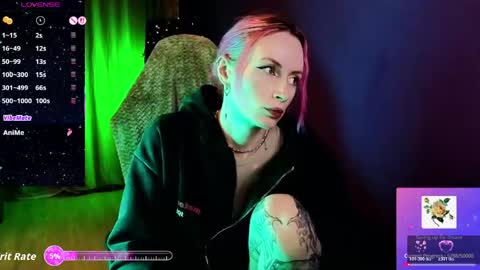 Snapshot of _helencarter chatting on May 2026 08:17:01 PM Helen Carter 3 Next stream 2330 MSC online show from May 2026 08:17:01 PM