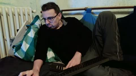 Manuel online show from December 2024 09:08:02 PM