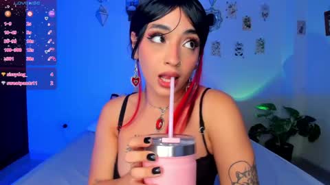 Snapshot of _hotpink chatting on February 2025 11:59:01 PM Jenn online show from February 2025 11:59:01 PM