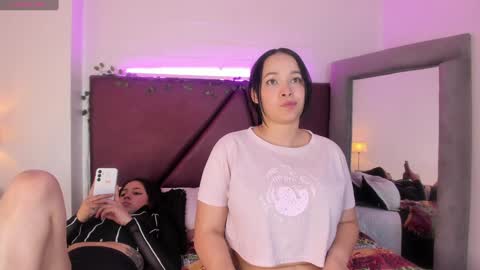 Snapshot of _isabella_2 chatting on December 2024 05:00:02 PM Isa online show from December 2024 05:00:02 PM