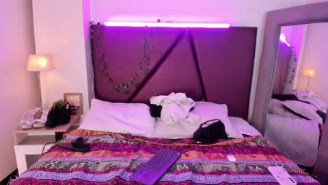 Snapshot of _isabella_2 chatting on January 2025 02:19:01 PM Isa online show from January 2025 02:19:01 PM