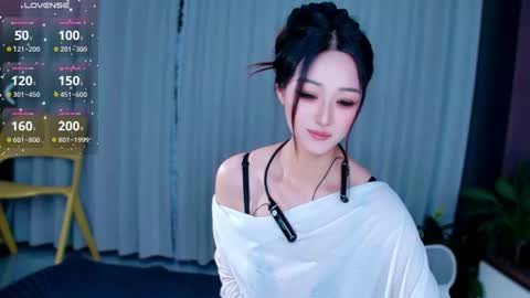 Snapshot of _iuiu_ chatting on June 2026 06:07:01 PM UU online show from June 2026 06:07:01 PM