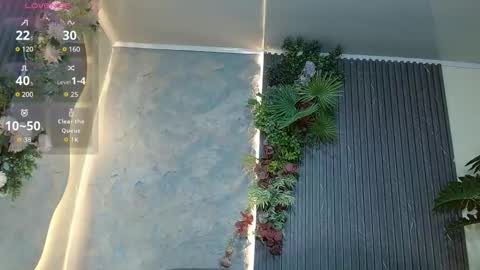 Annie online show from November 2025 07:02:02 PM