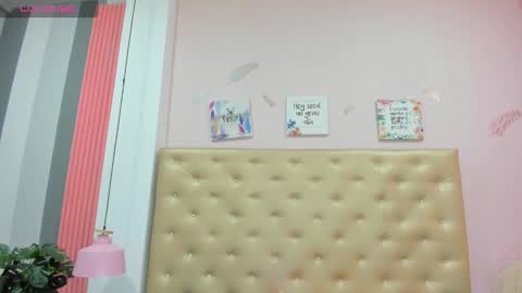 J A D E online show from October 2025 12:27:01 PM