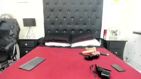 _johnson_alana online show from November 2025 12:28:02 PM