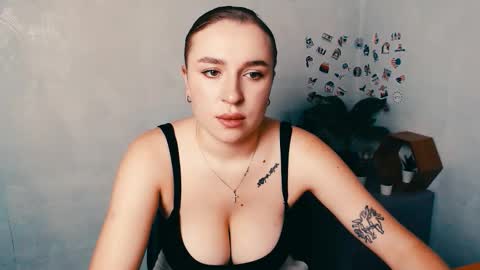 Jolia online show from November 2025 10:04:02 AM