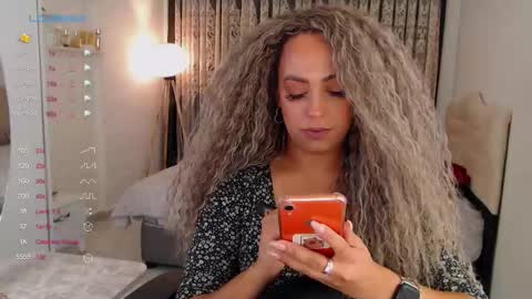 _just_a_queen_3 online show from September 2025 04:40:02 PM