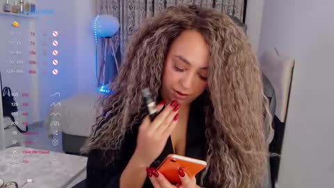 _just_a_queen_3 online show from October 2025 05:23:02 PM