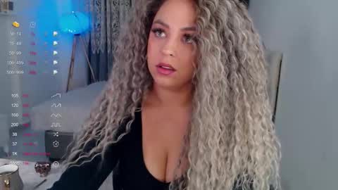 _just_a_queen_3 online show from October 2025 05:04:02 PM