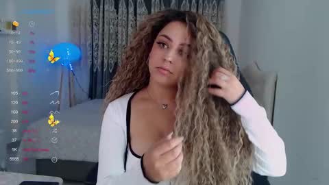 _just_a_queen_3 online show from November 2025 04:28:01 PM