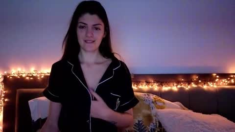 _just_a_simple_girl online show from February 2026 02:09:01 PM