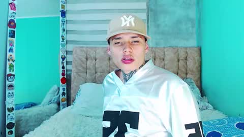 mod online show from November 2025 05:07:02 AM