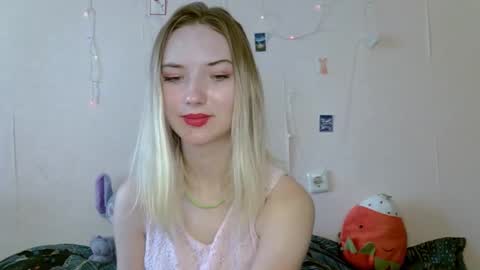 _kikiclark_ online show from September 2025 08:16:01 AM